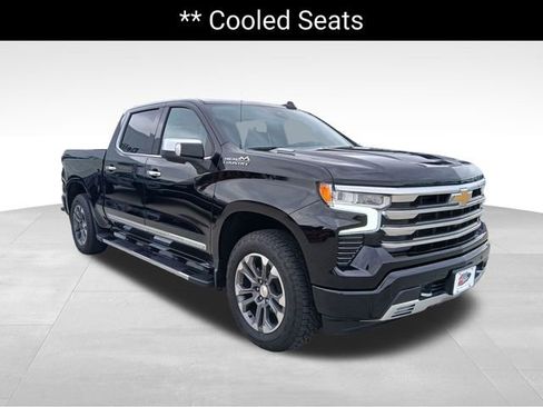 Used 2026 Chevrolet Silverado 1500 High Country w/ Technology Package AWD/4WD image 7