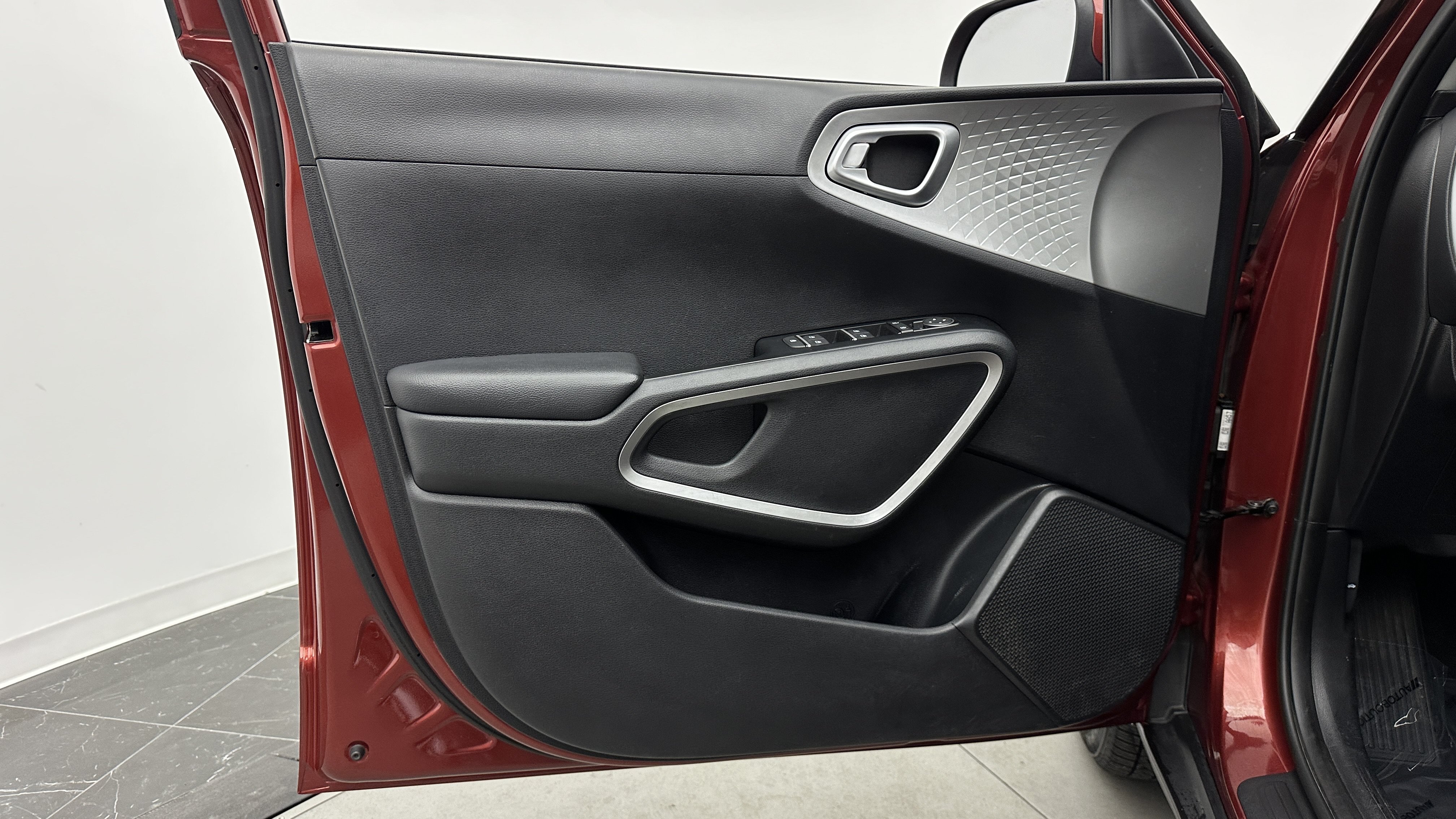 Used 2020 Kia Soul LX FWD image 10