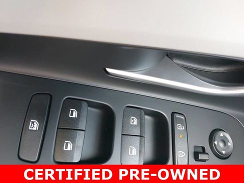 Used 2025 Hyundai Elantra Limited FWD image 28