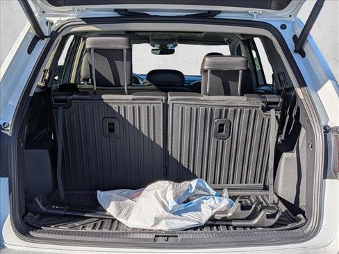 Used 2021 Volkswagen Atlas SEL Premium image 6