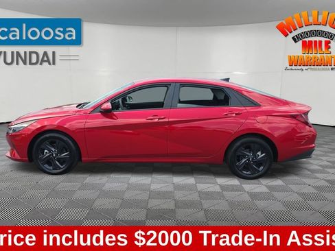 Used 2023 Hyundai Elantra SEL FWD image 4