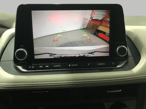 Used 2025 Nissan Rogue SV image 20