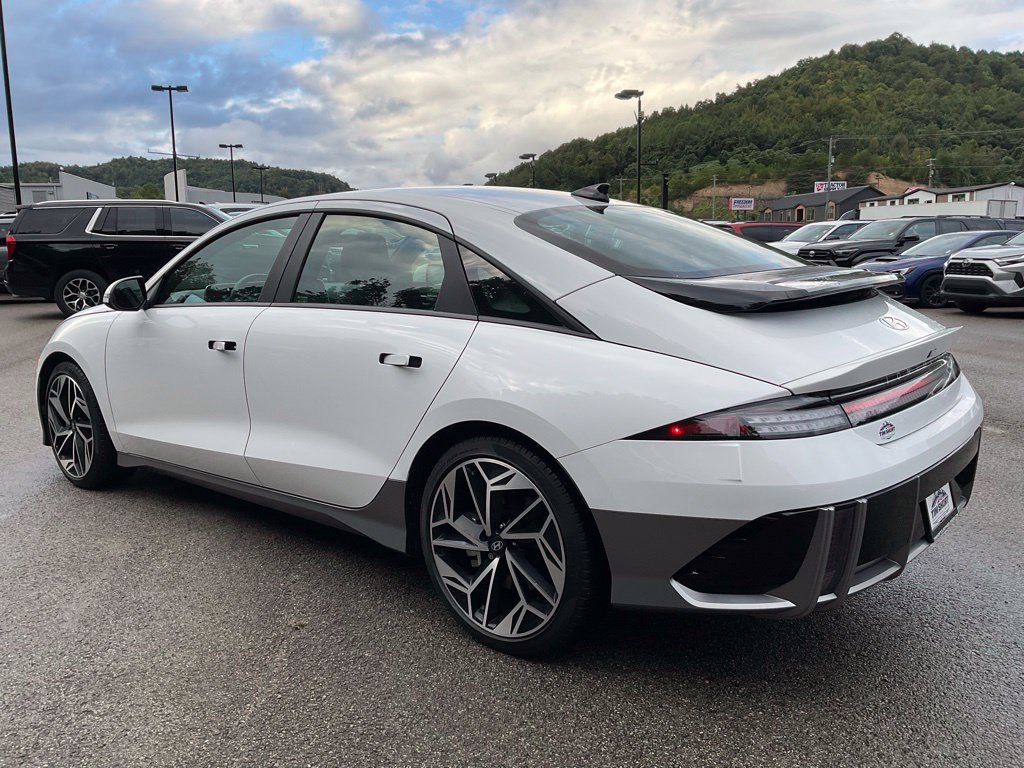 Used 2024 Hyundai Ioniq 6 SEL AWD/4WD image 4