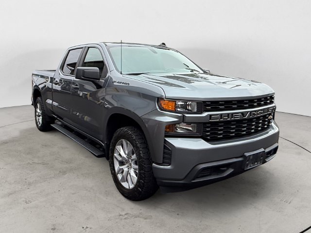 Used 2020 Chevrolet Silverado 1500 Custom w/ Custom Value Package AWD/4WD image 3