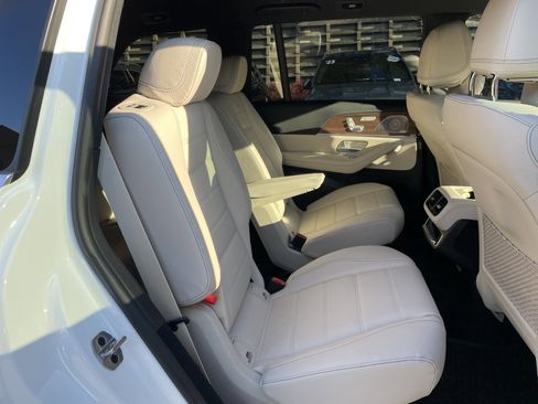 Certified 2025 Mercedes-Benz GLS 580 4MATIC image 48