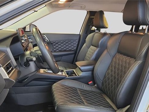 Used 2023 Mitsubishi Outlander SEL 40th Anniversary image 11