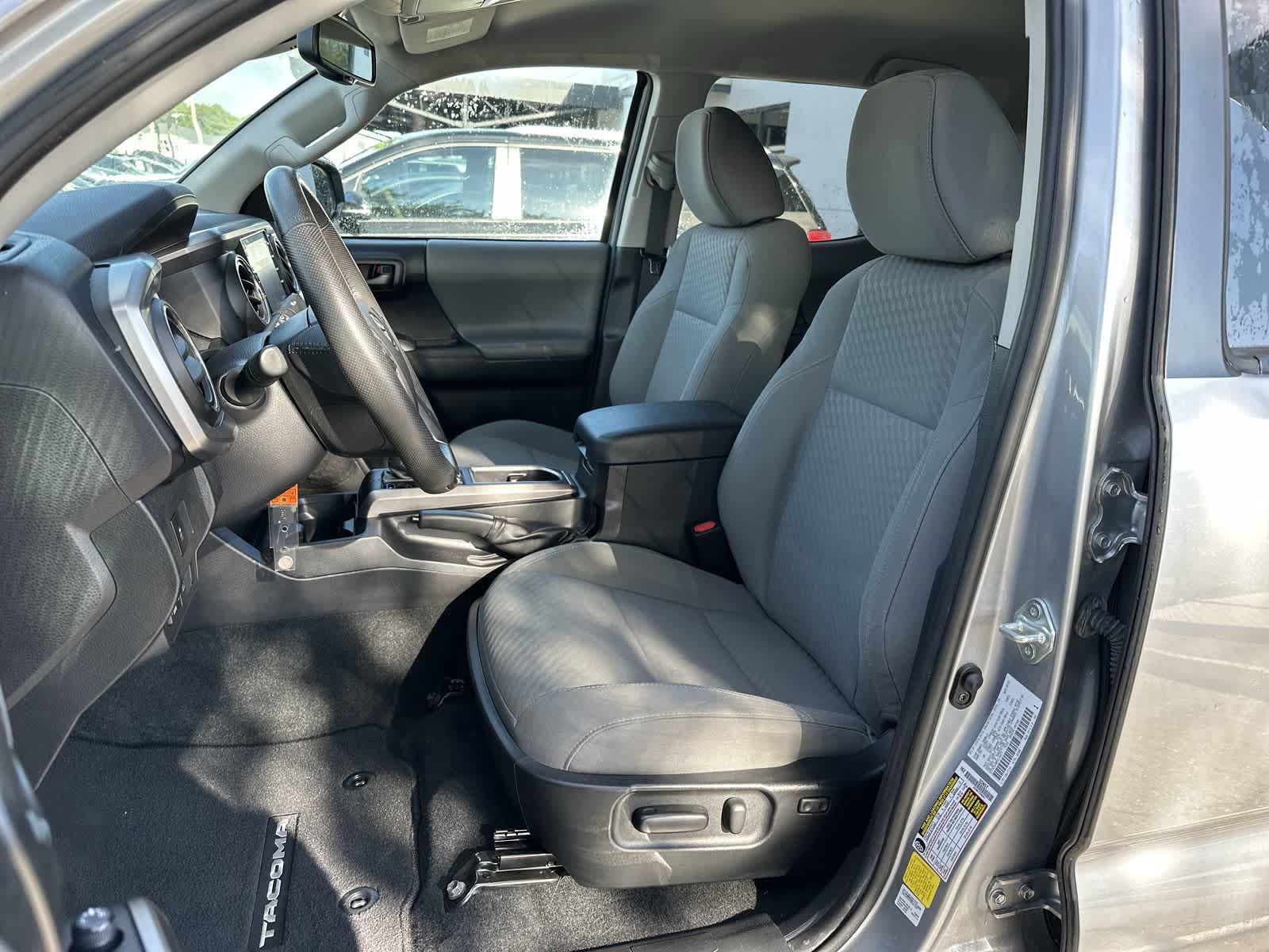 Used 2021 Toyota Tacoma SR5 RWD image 3