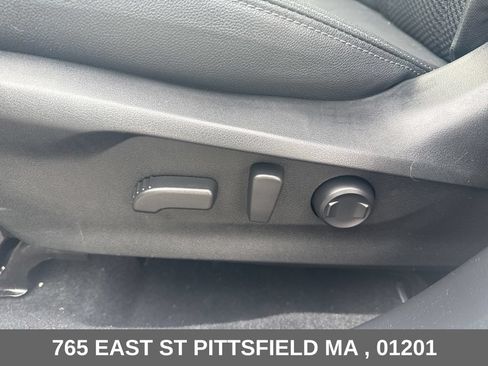 Used 2023 Subaru Forester Premium AWD/4WD image 13