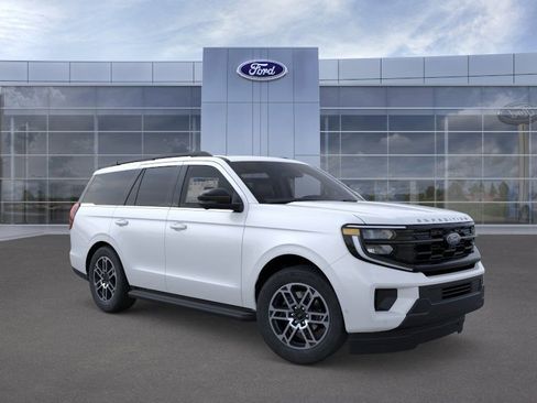 New 2025 Ford Expedition Active RWD image 7