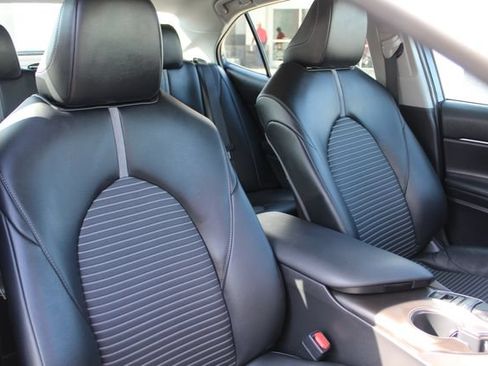 Certified 2022 Toyota Camry SE w/ Convenience Package AWD/4WD image 19