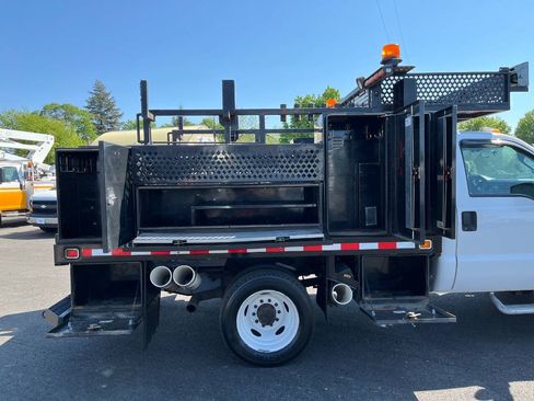 Used 2016 Ford F550 4x4 Regular Cab Super Duty image 17