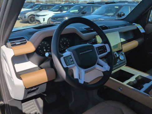 New 2026 Land Rover Defender 130 X-Dynamic SE image 2
