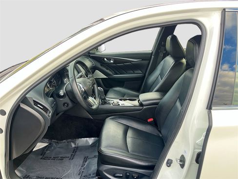 Used 2024 INFINITI Q50 Sensory image 22