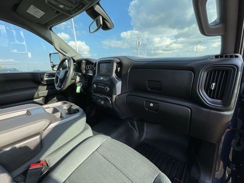 Used 2022 Chevrolet Silverado 2500 Custom w/ Custom Value Package image 26