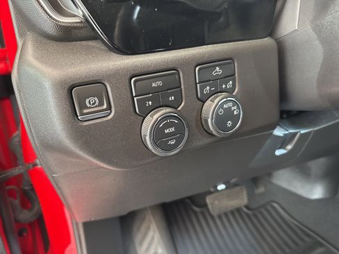 Used 2024 Chevrolet Silverado 1500 LT image 19