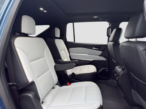 Used 2025 Chevrolet Traverse High Country w/ LPO, Floor Liner Package AWD/4WD image 18