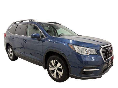 Used 2019 Subaru Ascent Premium image 3