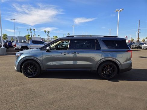 Used 2025 Kia Carnival SX w/ SX Dark Edition Package image 6