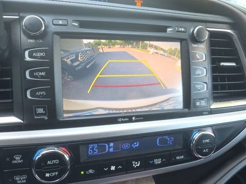 Used 2014 Toyota Highlander Limited FWD image 13