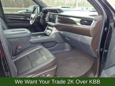 Used 2022 GMC Yukon XL Denali w/ Denali Premium Package image 29