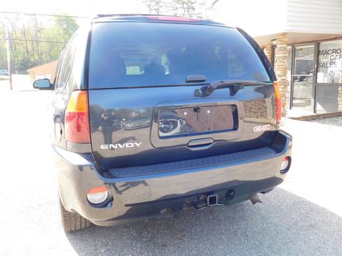 Used 2009 GMC Envoy Denali w/ Sun And 6-Disc Cd Package image 8