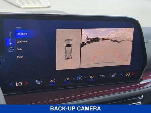 New 2025 Chevrolet Traverse Z71 w/ Enhanced Driving Package AWD/4WD image 15
