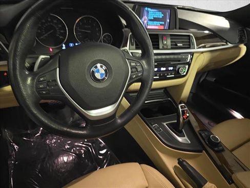 Used 2017 BMW 330i xDrive Sedan AWD/4WD image 16