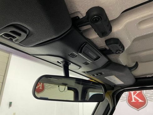 Used 2019 Jeep Wrangler Sport AWD/4WD image 19
