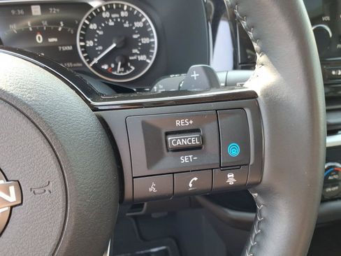 Used 2025 Nissan Pathfinder SL AWD/4WD image 21