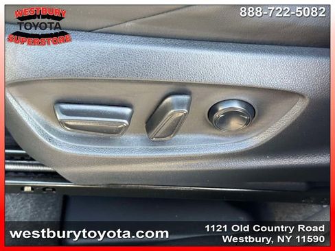 Used 2025 Toyota Corolla Cross AWD Hybrid w/ Convenience Package image 19