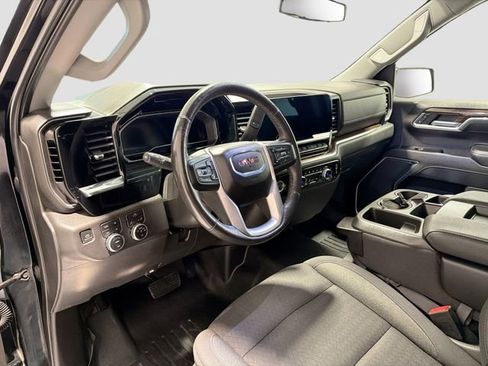 Used 2022 GMC Sierra 1500 Elevation w/ X31 Off-Road Package AWD/4WD image 9