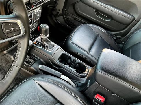 Used 2021 Jeep Wrangler Unlimited Sahara AWD/4WD image 20