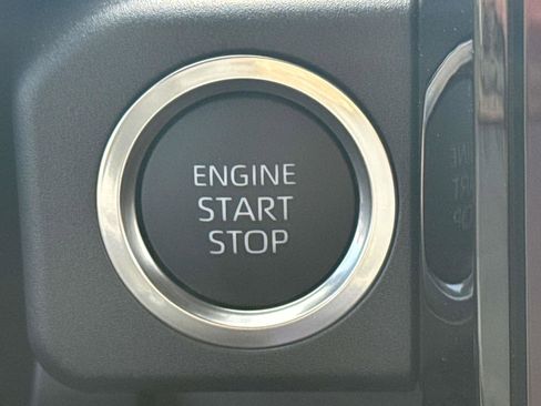 Used 2025 Toyota 4Runner Limited image 19