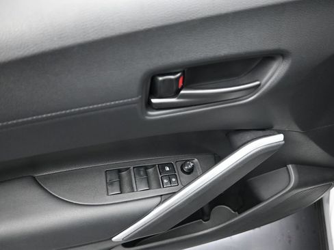 Used 2024 Toyota Corolla Cross LE w/ Moonroof Package FWD image 10
