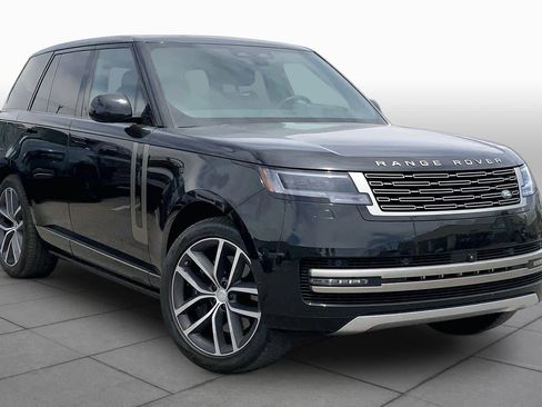 Used 2024 Land Rover Range Rover SE AWD/4WD image 3