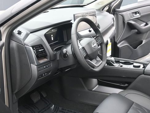 New 2026 Nissan Rogue Platinum w/ Tech Package image 7