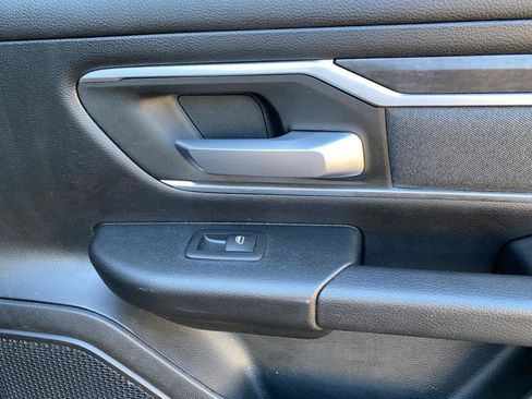 Used 2021 RAM 1500 Big Horn AWD/4WD image 40