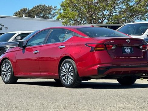 Used 2024 Nissan Altima 2.5 SV image 6
