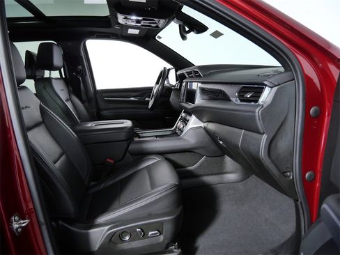 Used 2021 GMC Yukon XL Denali w/ LPO, Illumination Package image 11