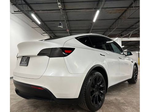 Used 2021 Tesla Model Y Long Range image 13