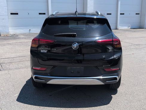 Used 2022 Buick Encore GX Essence w/ Experience Buick Package FWD image 5