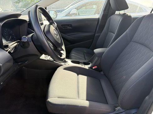 Used 2024 Toyota Corolla LE FWD image 2