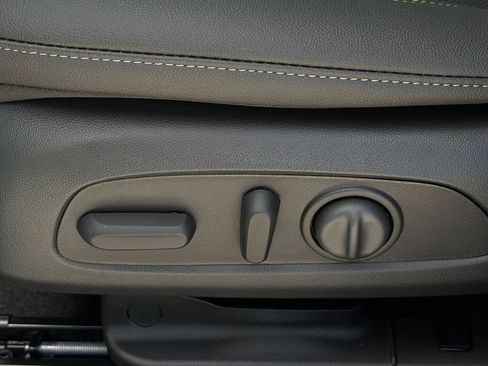 New 2026 Chevrolet Trax ACTIV w/ Sunroof Package image 23