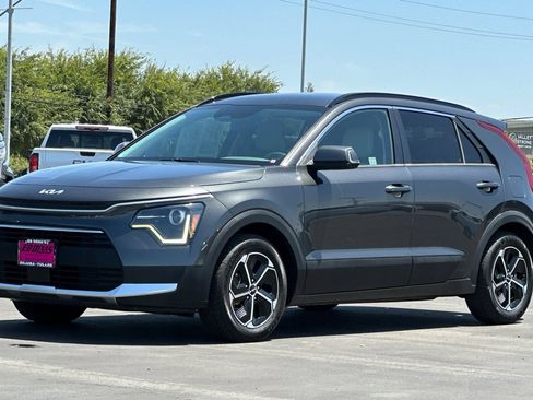 Used 2023 Kia Niro EX FWD image 9