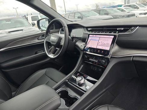 New 2025 Jeep Grand Cherokee Limited AWD/4WD image 10