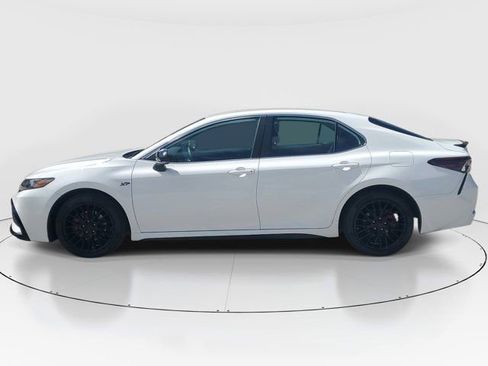 Used 2023 Toyota Camry SE image 6
