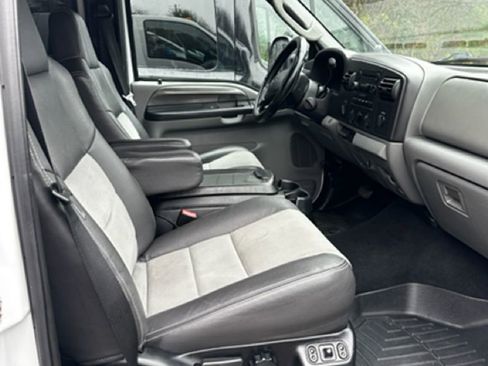 Used 2007 Ford F350 XLT image 9