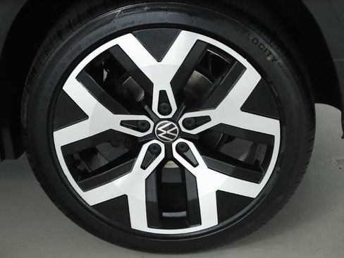 Certified 2023 Volkswagen Taos SEL AWD/4WD image 42