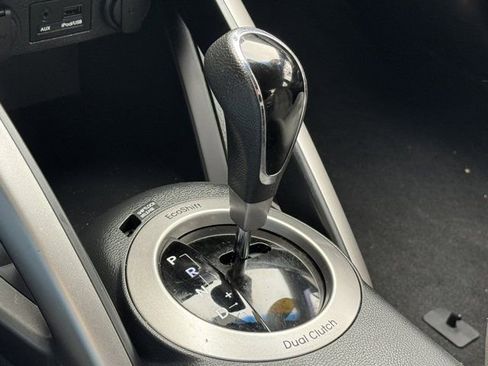 Used 2012 Hyundai Veloster image 29