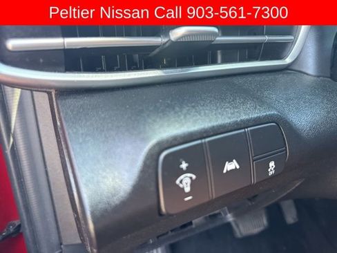 Used 2023 Hyundai Elantra SEL w/ Preferred Accessory Package image 12